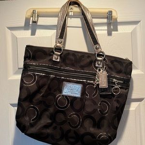 Coach Poppy Black Vintage Authentic Shoulder bag~Excellent condition!
